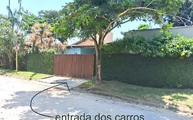 Suítes em casa de família com entrada independente